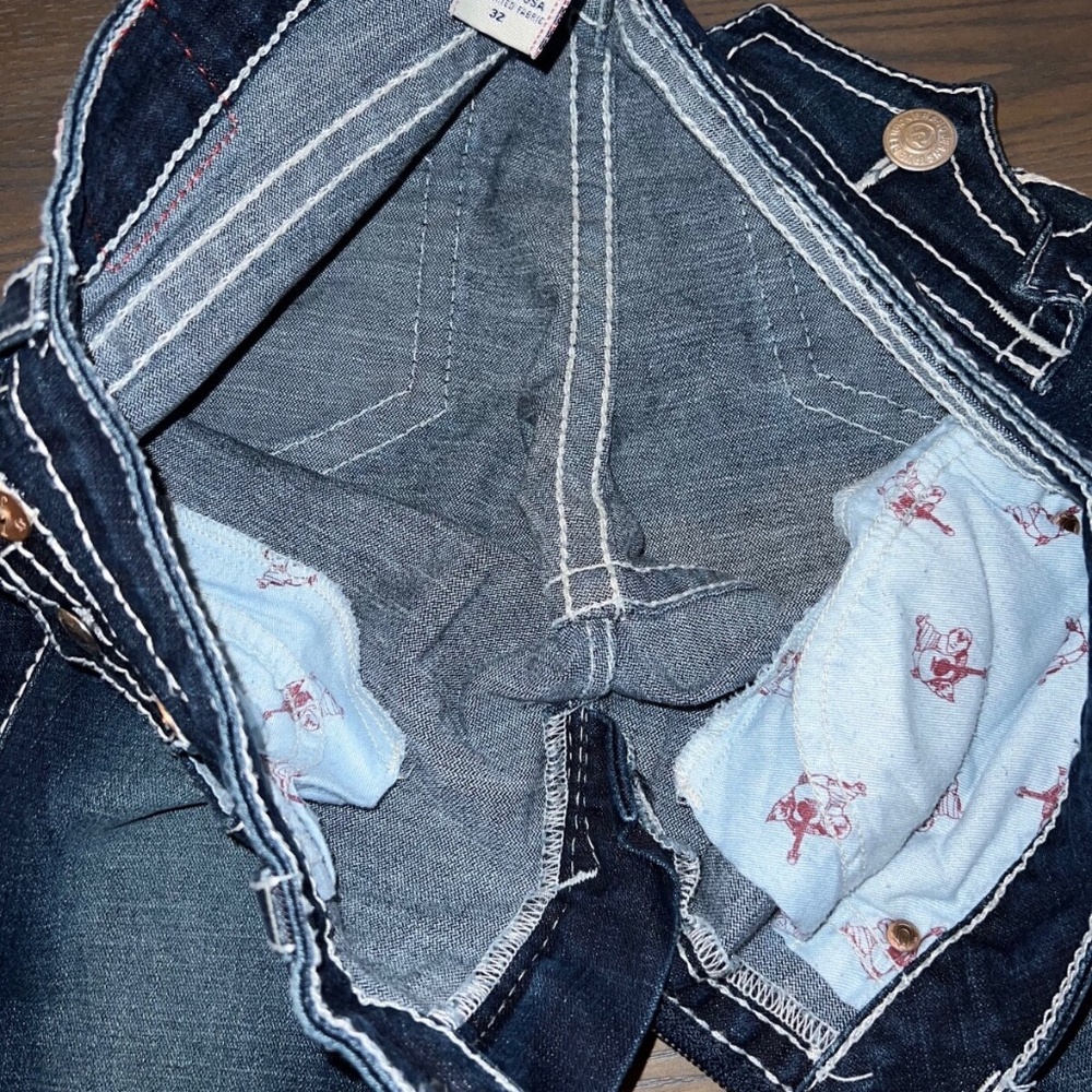 True Religion Jeans Womens 32x33 Billy Blue Dark Wash Denim White Thread - Picture 6 of 11